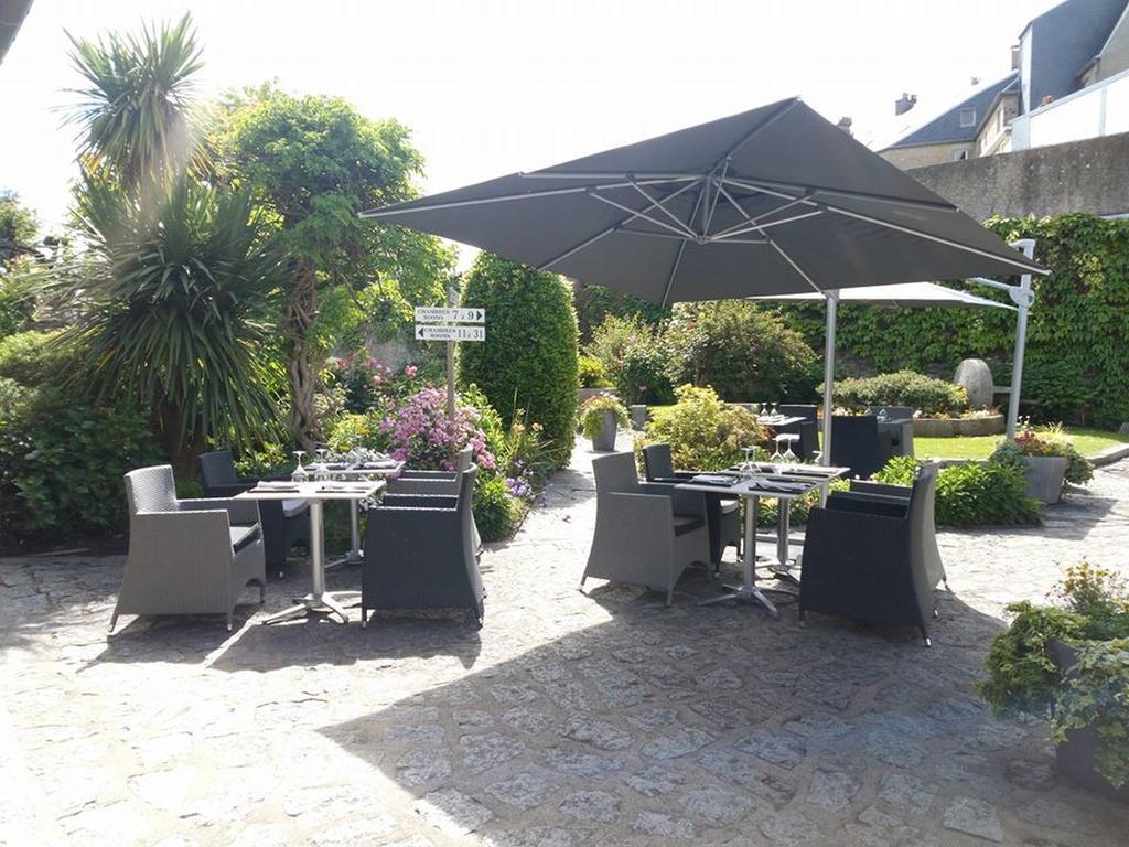 Hotel De La Croix D'Or Avranches Exterior foto