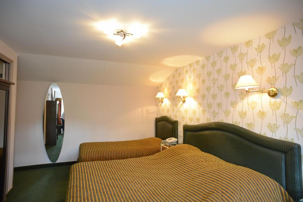 Hotel De La Croix D'Or Avranches Zimmer foto