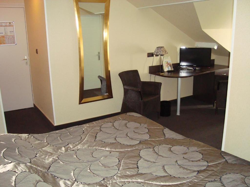 Hotel De La Croix D'Or Avranches Zimmer foto