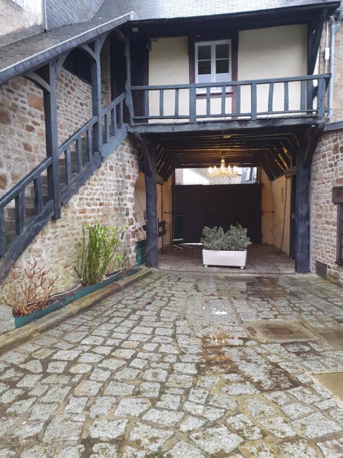 Hotel De La Croix D'Or Avranches Exterior foto
